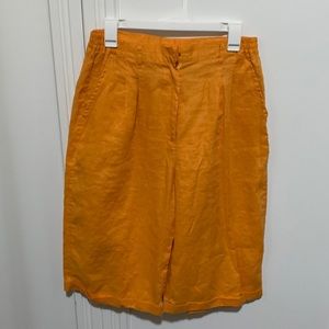 Beautiful linen Bermuda Shorts
